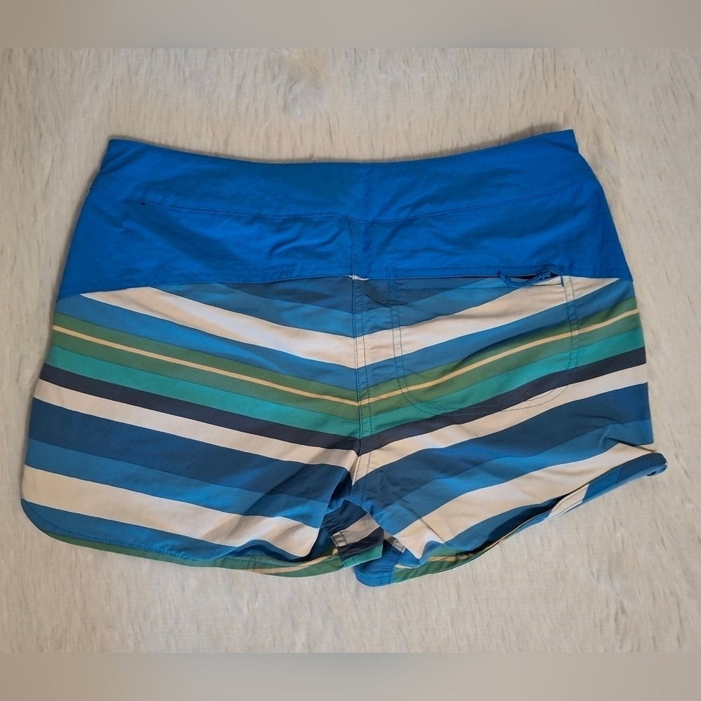 Patagonia Women's Wavefarer Boardshorts - 5" - Picture 4 of 5